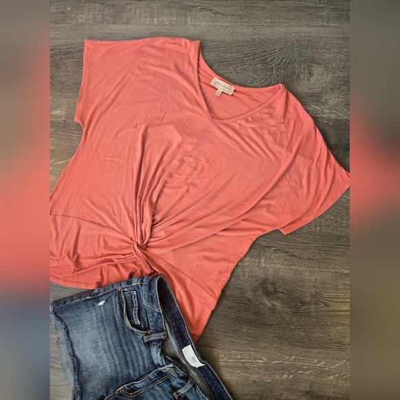 Philosophy VNeck Twist Front top - Picture 2 of 10